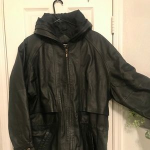 WEEKEND COAT SALE 
9️⃣0️⃣s Vintage Leather Coat